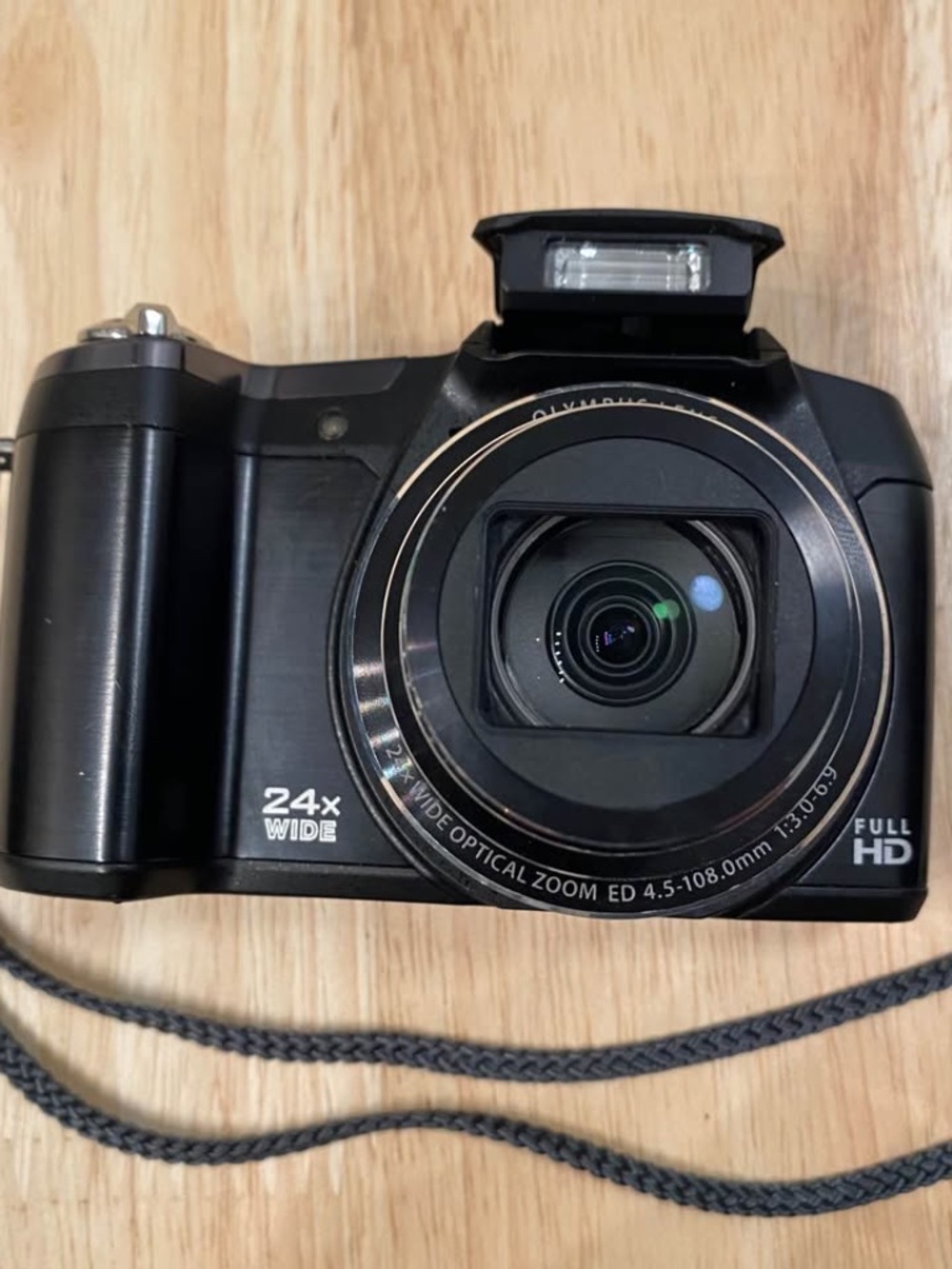 OLYMPUS SZ-17 16.0MP 24x Zoom HD Video Digital Camera